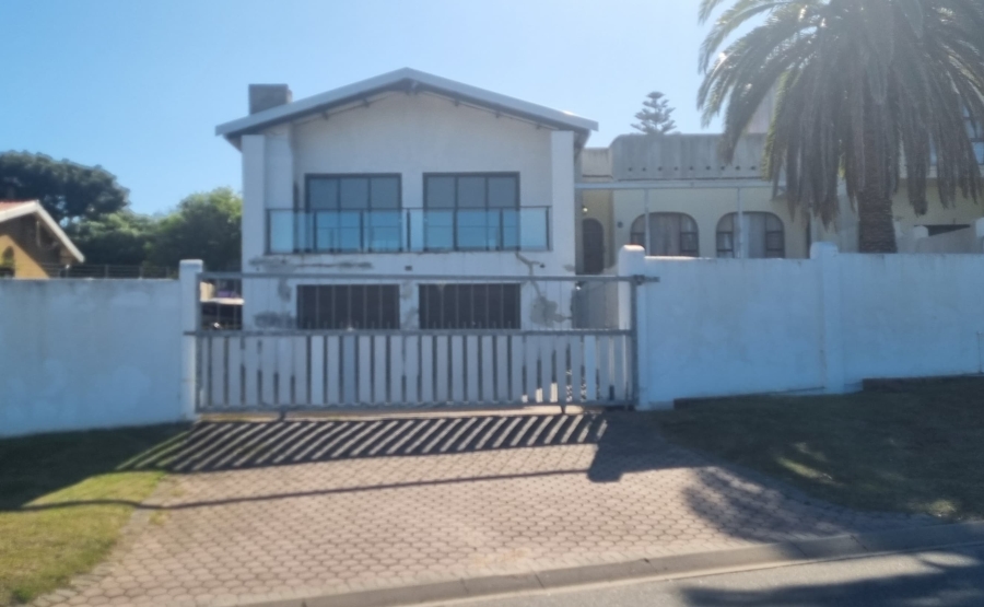 To Let 3 Bedroom Property for Rent in Mossel Bay Central Western Cape